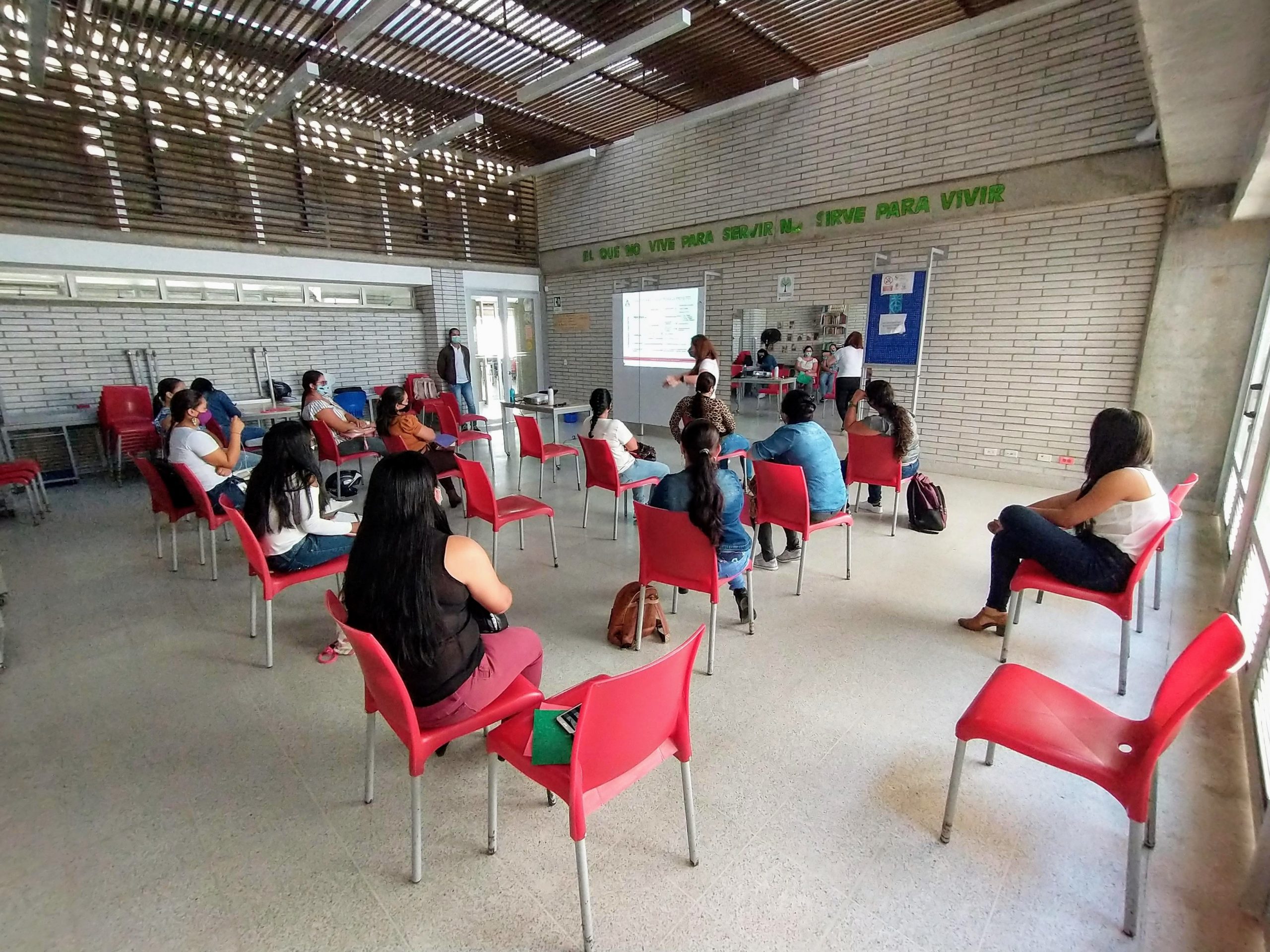 escuela-de-liderazgo-para-mujeres-cafeteras-capacita-a-12-municipios-del-departamento-de-antioquia